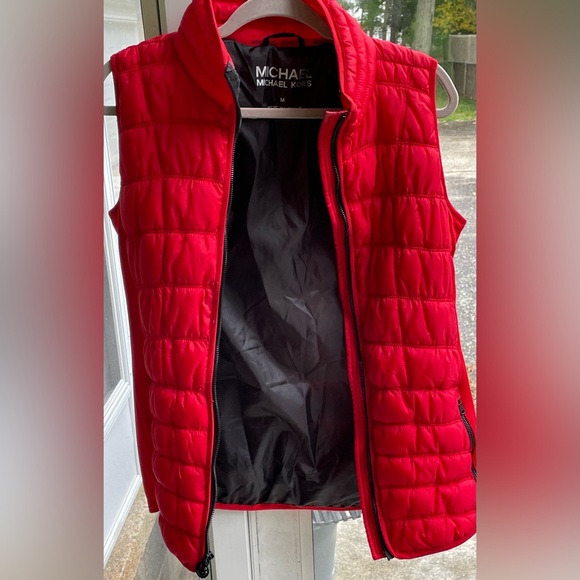 MICHAEL Michael Kors Perfect Red Down Quilted Sz. Med. Vest - Picture 5 of 16